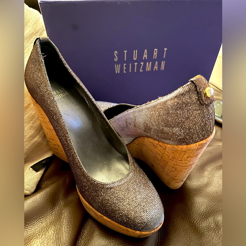 Stewart Weizman corkwoon metallic gold wedges  size 7.5 NIB